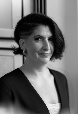 Portrait photo of Dr Emma Burns